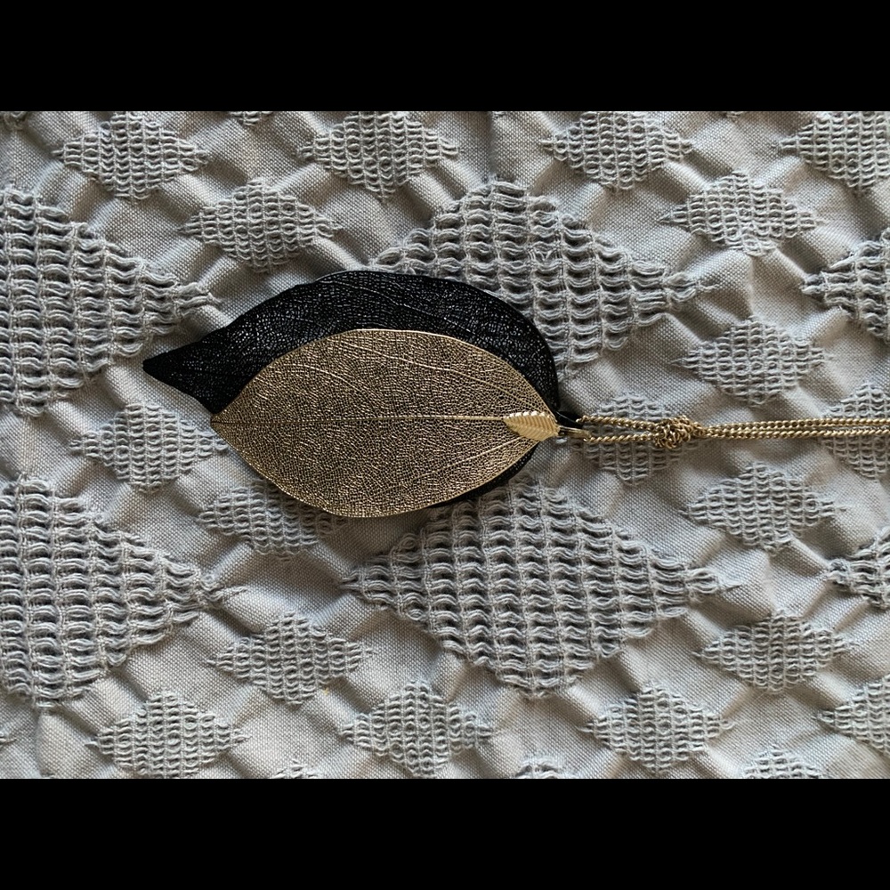 2/$10 leaf necklace